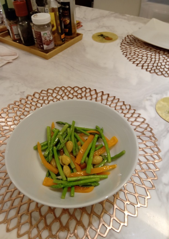 蘆筍炒白果（低醣生酮餐）（簡單料理）（便當菜） 的食譜成品照片