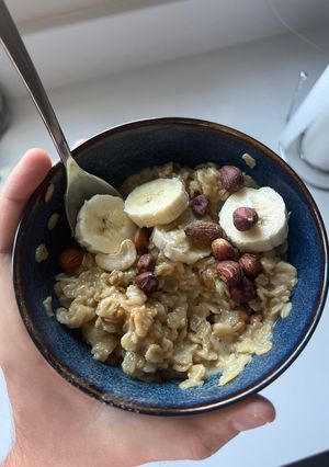 A picture of Peanut Butter Oatmeal.