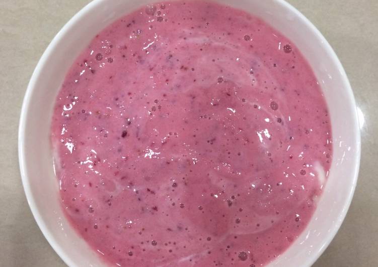 Cara Membuat Smoothie red berry dan yogurt yang Lezat