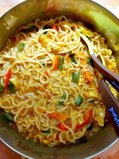 স্যুপি ম্যাগি (soupy maggi recipe in Bengali) রেসিপির প্রধান ছবি