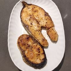 A picture of Fried Salmon.
