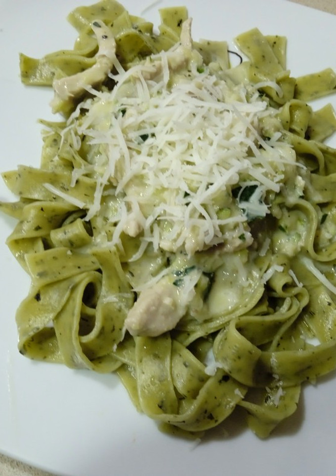 Una foto de Pasta con bechamel plus en mambo