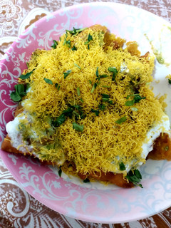 સમોસા ચાટ (Samosa Chaat Recipe In Gujarati) રેસીપી મુખ્ય ફોટો