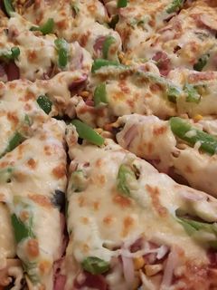 صورة لوصفة بيتزا 😋 طعم روعة
