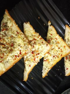 चीज़ ब्रेड (Cheese Bread recipe in hindi) रेसिपी मुख्य फोटो