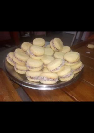 Una foto de Alfajores de maicena fáciles