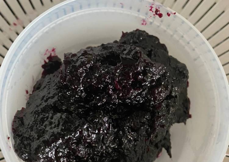 Steps to Make Favorite Homemade Blueberry Jam