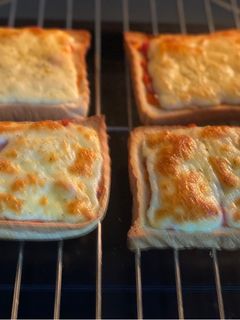 Hình của món Pizza Bánh Mì Sandwich.
