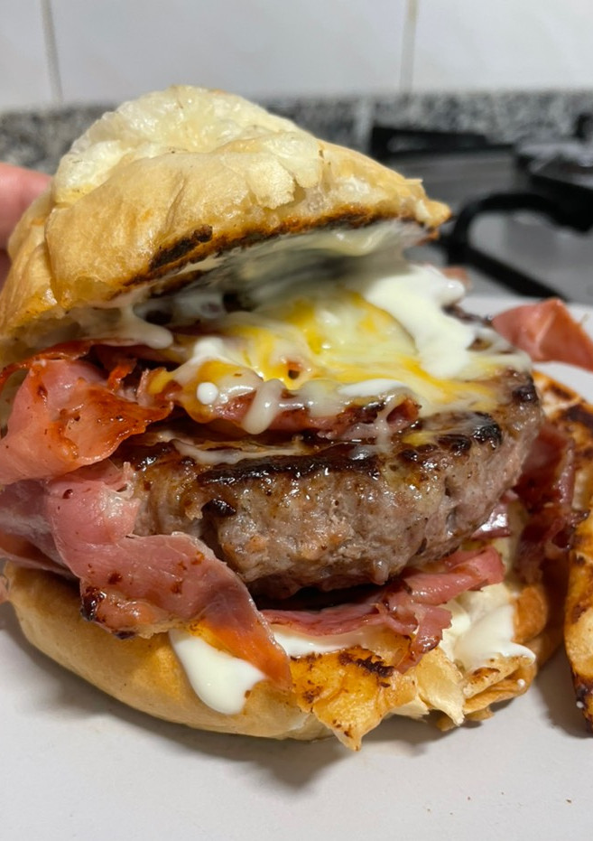Una foto de Hambuguesa “ibérica” 🍔🍖