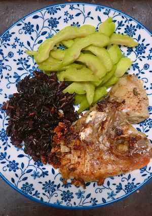 Hình của món Eatclean - Cá diêu hồng chiên + khổ qua luộc + cơm gạo lứt.