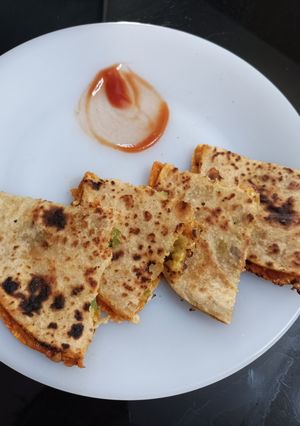 A picture of Leftover roti and sabji sandwich.