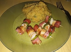 Foto principal de Mini brochetes de panchos!! Con lo que había 😁