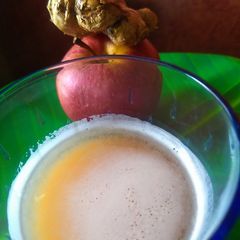 A picture of Ginger apple shot.