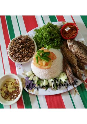 A picture of Rice and beans.