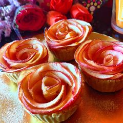 A picture of Oats Apple Baked Roses.