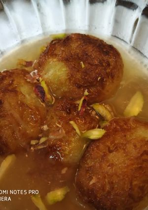 A picture of Lauki gulab jamun.