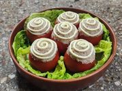 Una foto de tomate relleno