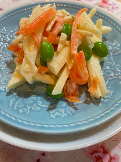 簡單 紅蘿蔔🥕蘋果🍎沙拉🥗人参とりんごの簡単サラダ 的食譜成品照片