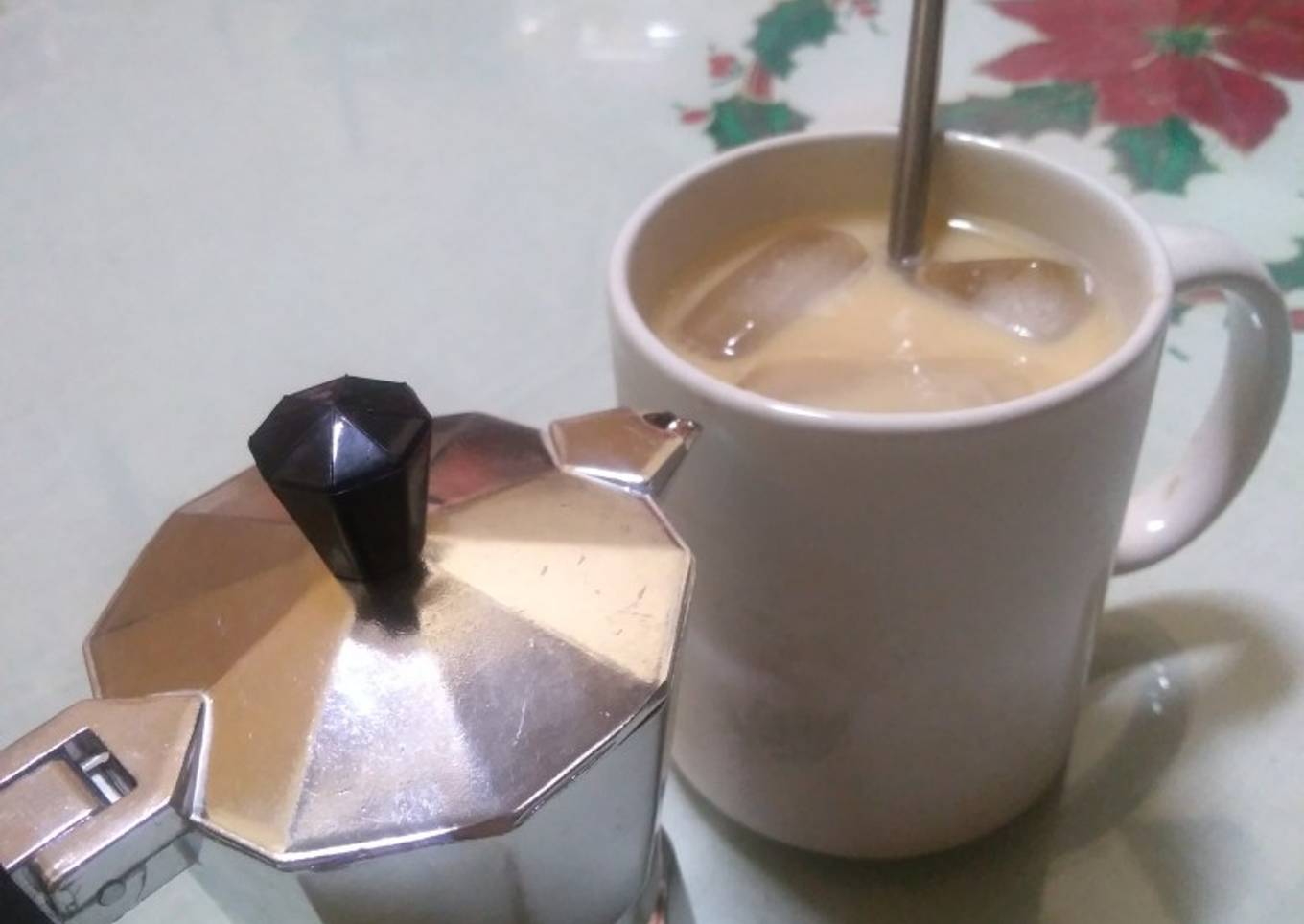 Iced Latte dengan Moka Pot