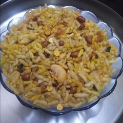 Spicy garlic puffed rice mixture A picture of Spicy garlic puffed rice mixture.