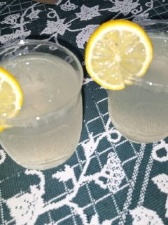 A picture of Lemonade.