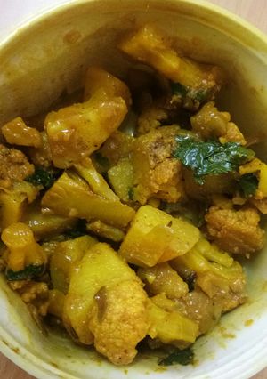 A picture of Aloo gobhi.