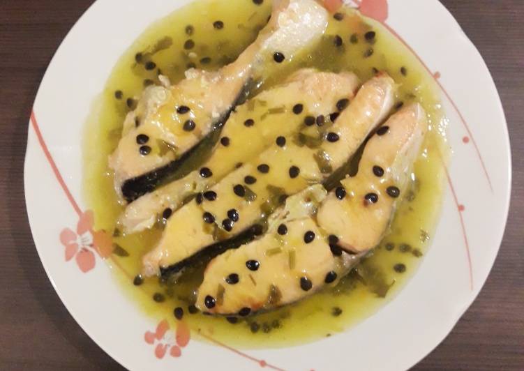 Resep Grilled salmon (panggang) dengan saus markisa + tips, Menggugah Selera
