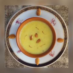 A picture of Kashmiri kong phirni(suji kesar phirni).