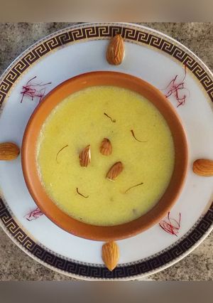 A picture of Kashmiri kong phirni(suji kesar phirni).