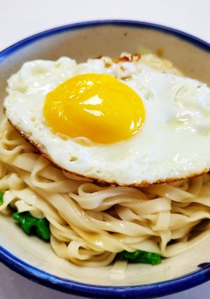烏醋乾拌麵佐太陽蛋 的食譜成品照片