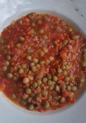 Una foto de Salsa de tomate con arvejas para pastas