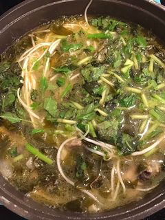 Hình của món Canh gà lá giang.