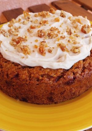 Una foto de Tarta vegana de zanahoria y nueces caramelizadas