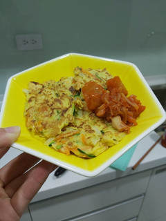 不沾鍋料理-韓國蔬菜煎餅 的食譜成品照片
