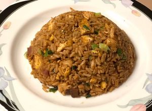 Una foto de Arroz chaufa con tocineta