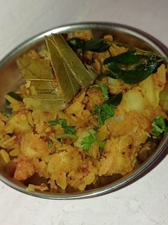 પૌવા બટાકા (Pauva Bataka Recipe In Gujarati) રેસીપી મુખ્ય ફોટો