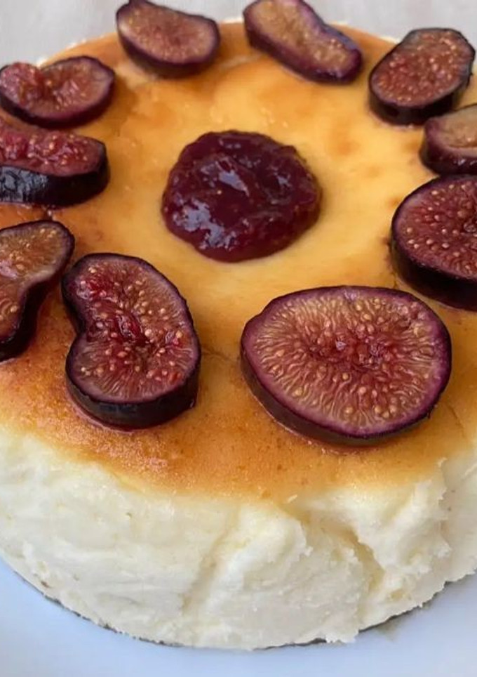 Una foto de Pastís cremós de formatge amb figues confitades 🍰