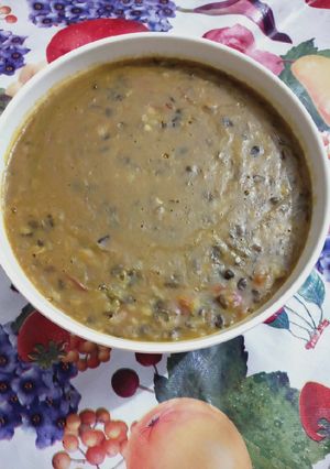 A picture of Green dal.