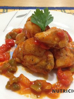 Una foto de Pollo al chilindrón