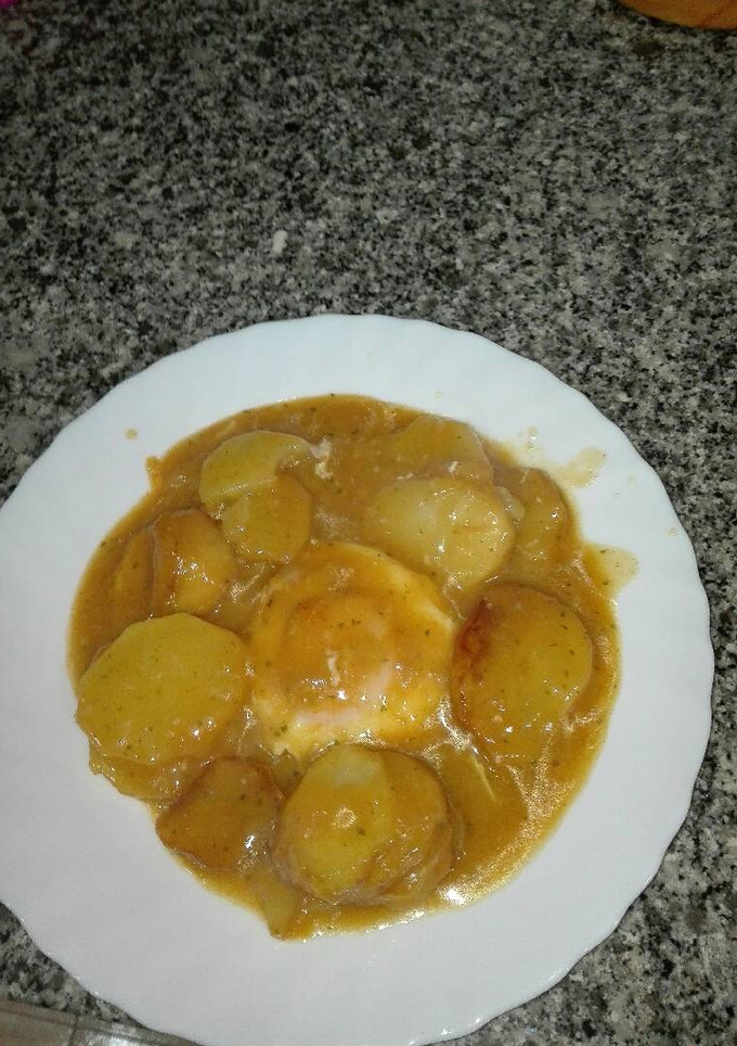 Una foto de Patatas en salsa a mi manera