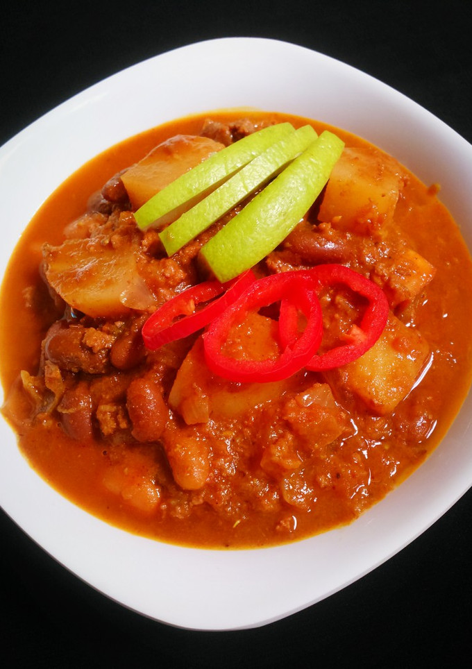 A picture of Mutton keema with beans and cocoa.