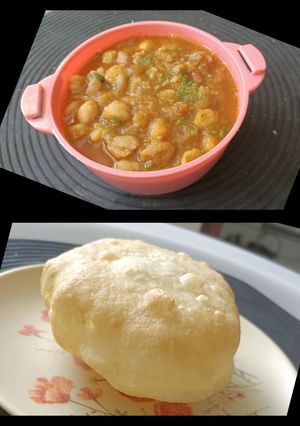 A picture of Chole Bhature.