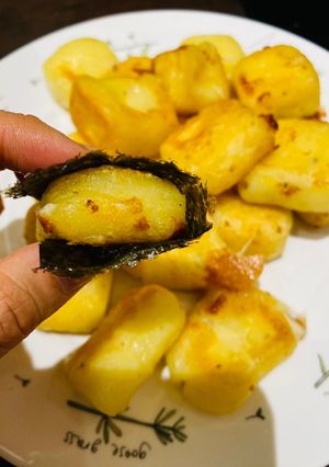 Hình của món Vào bếp cùng con: bánh khoai tây bọc phô mai chiên (potato mochi) cho ngày mưa hoặc không.