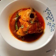 A picture of Maacher Matha'r Ghonto/Fish Head Curry.