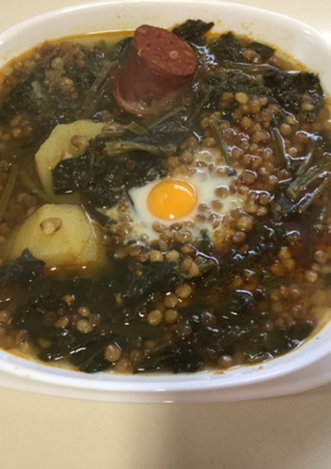 Una foto de Lentejas con espinacas