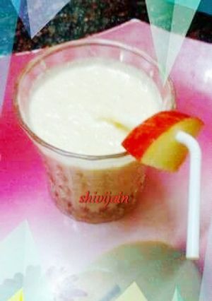 A picture of Apple lassi.
