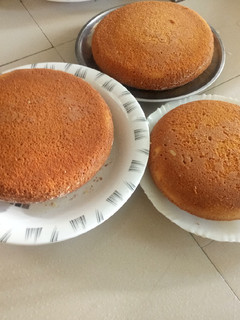 A picture of Lemon cake.