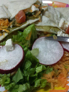 Una foto de Rapiditas de verduras con mix de ensalada