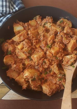 A picture of Colocasia curry (Arbi root curry).