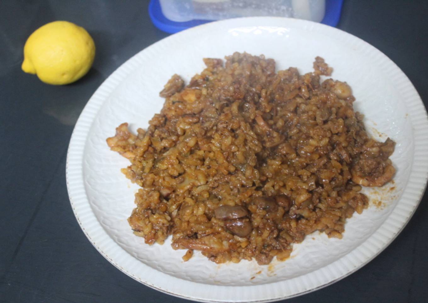 Arroz con habas y pota